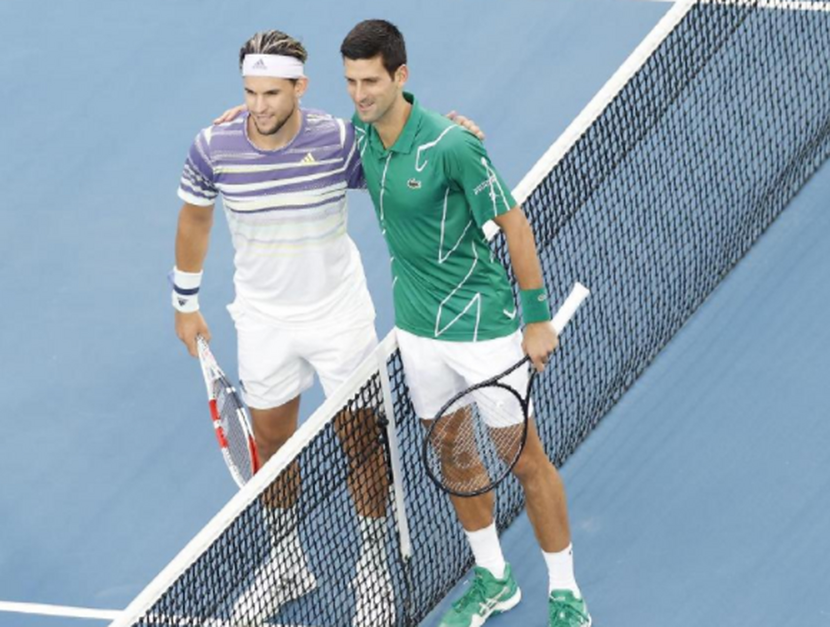 关于意大利网球队鏖战西班牙网球队，费德勒统治全场的信息